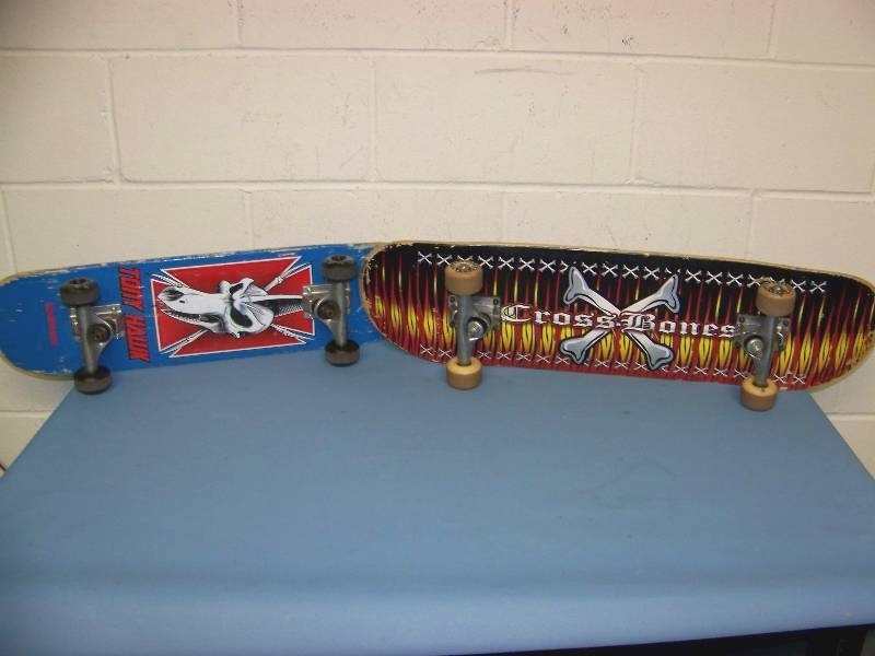 lot 8 image: (3) Skate Boards  Skateboards