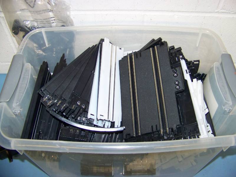 lot 27 image: Electric, RC, Track and Controllers