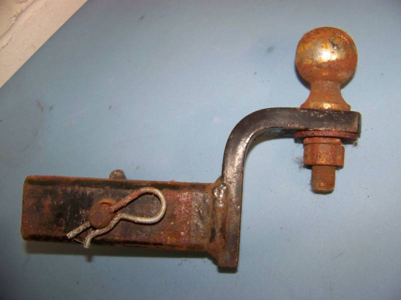 lot 22 image: (3) Trailer  Towing Hitches with Ball Mounts