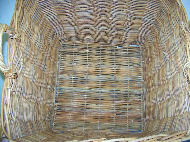 lot 29 image: Wicker Basket
