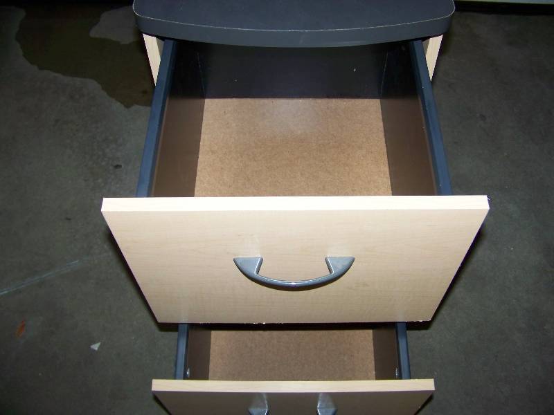 2-Drawer File Cabinet on Wheels
