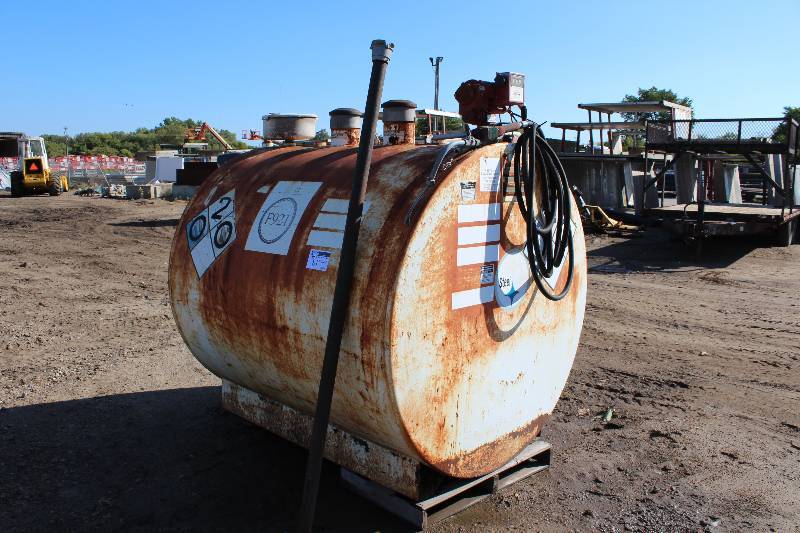 Metal Fuel Tank wStand & Hose 500 Gallon Used For Diesel 72 x 63 x 76.