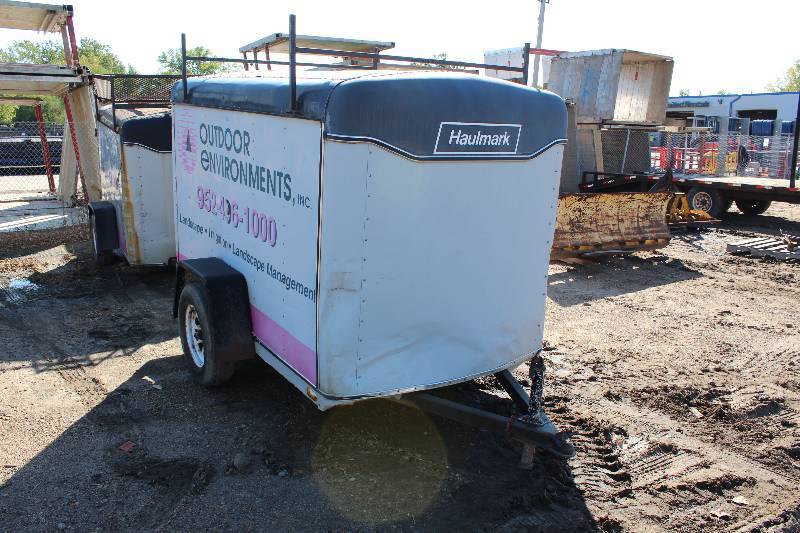 Enclosed Trailer wLadder Rack VIN 16BCB0S19MN017464 135 x 60.