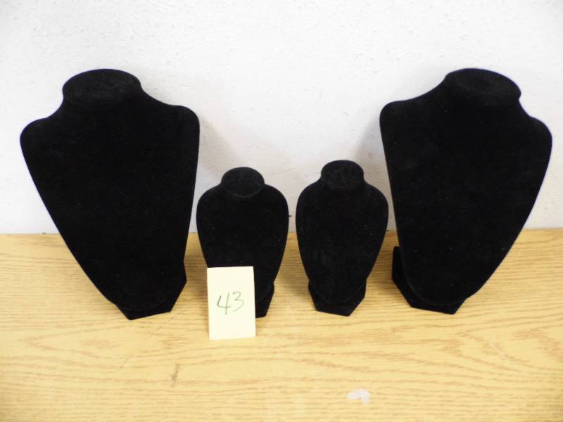 2 Llarge & 2 Small Necklace Displays