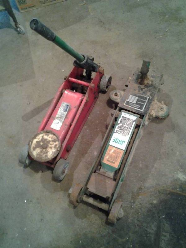 lot 13 image: 2-Hydraulic Floor Jacks