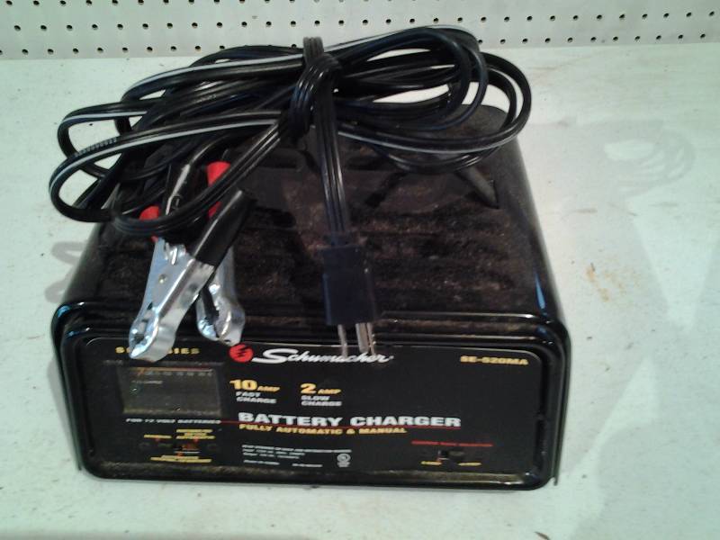 lot 15 image: Schumacher SE-520MA Battery Charger