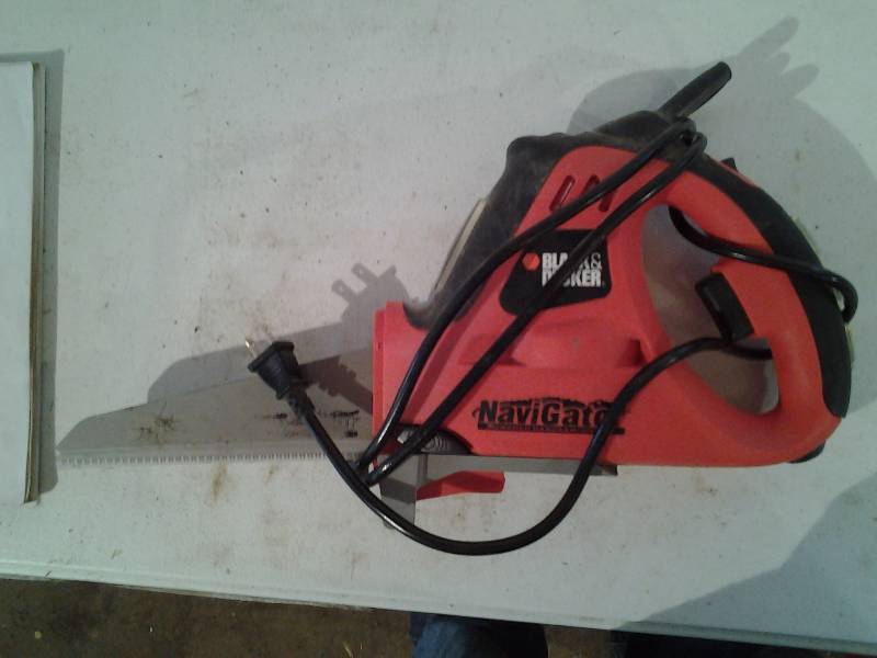 lot 17 image: Black & Decker Navi-Gator Hand SawJig Saw