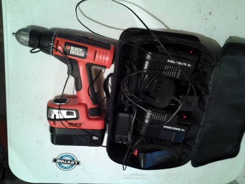 lot 24 image: Black & Decker 18V Cordless Drill