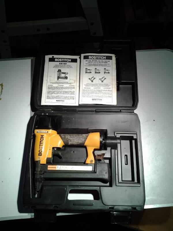 lot 26 image: Bostitch SX150 Stapler