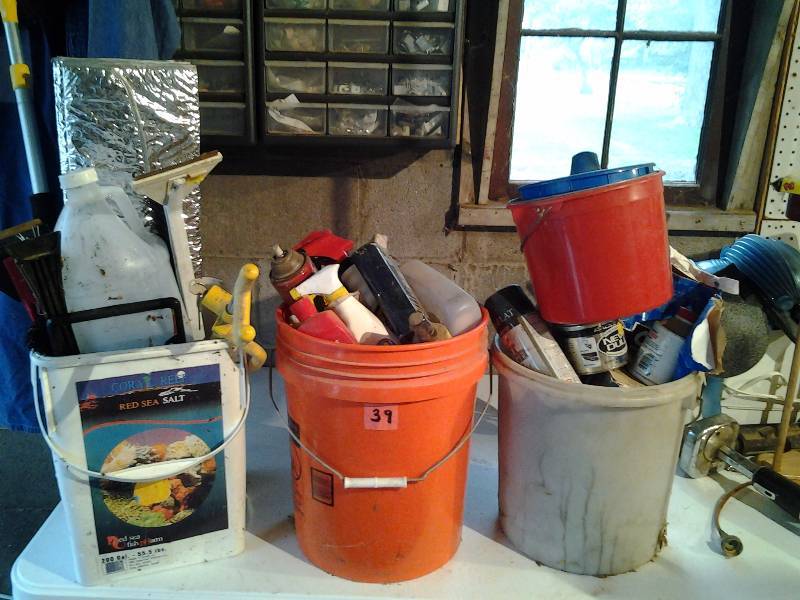 lot 39 image: Lot Of AutoCar Care Related