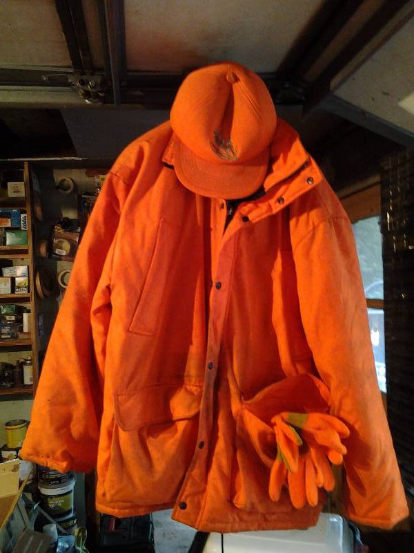 lot 40 image: Winchester Hunting Jacket XL, 2-Pair Pants