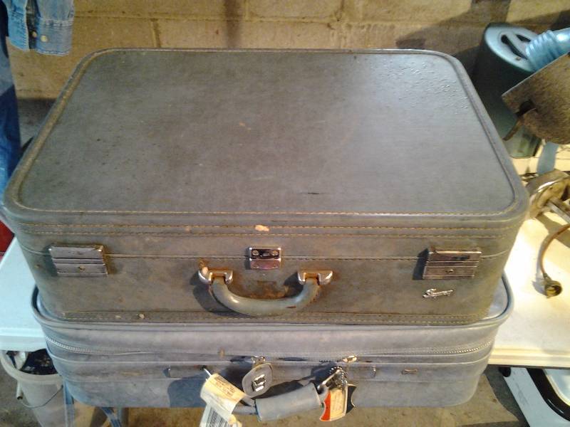 lot 41 image: Vintage Luggage-Skyway & American Tourister