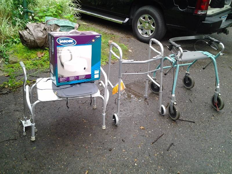 lot 43 image: Lot Of Handi-Cap Equipment