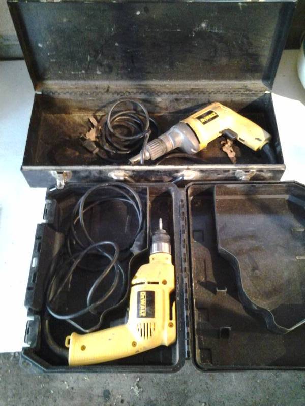 lot 46 image: 2-Dewalt Tools