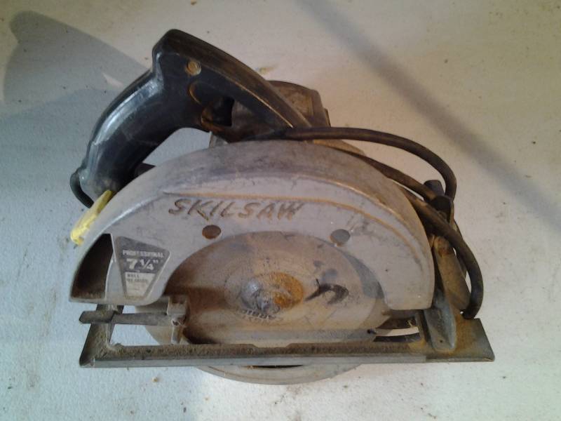 lot 54 image: 7-14 Inch Skil Saw