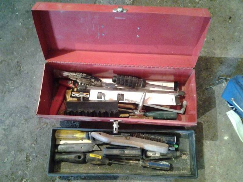 lot 75 image: Tool Box & Contents