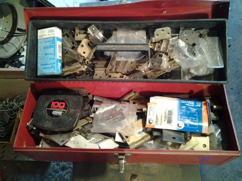 lot 77 image: Tool Box & Contents (Hinges)