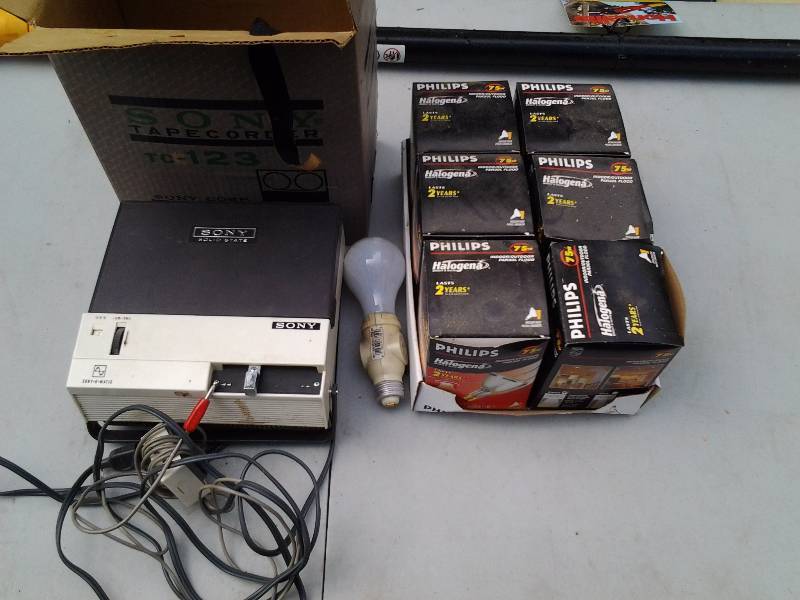 lot 92 image: Sony TC123 Tape Recorder, 5-Philips 75 Watt Bulbs
