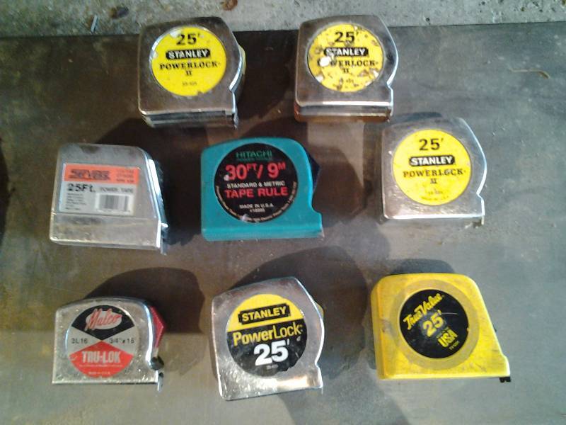 lot 100 image: Lot Of Tape Measures