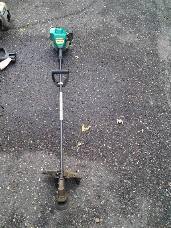 lot 107 image: Weed Eater Weed Whip