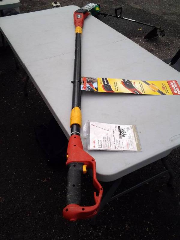 lot 110 image: Homelite Electric Pole Saw (Looks NEW, Never Used)