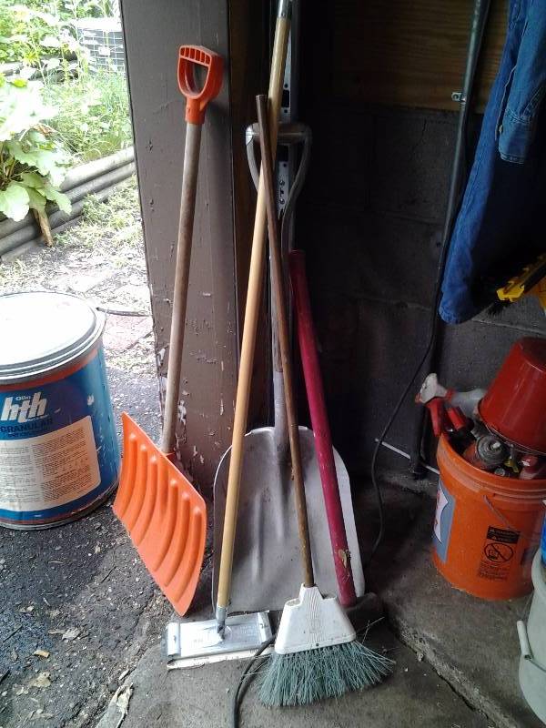 lot 111 image: Snow Shovel, Scoop Shovel, Maul, Broom Sander