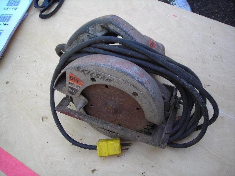 lot 151 image: 6-12 Inch Skil Saw