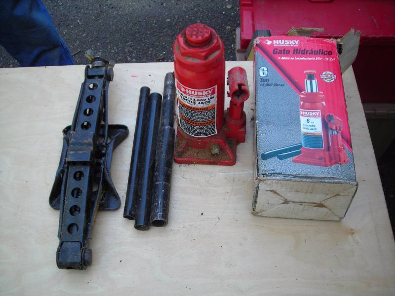 lot 153 image: 6-Ton Husky Hydraulic Jack, Scissor Jack