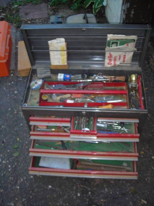 lot 154 image: Craftsman Tool Box