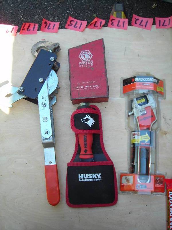 lot 172 image: Drill Index, Black & Decker Auto Wrench, Husky Tool, Come-Along
