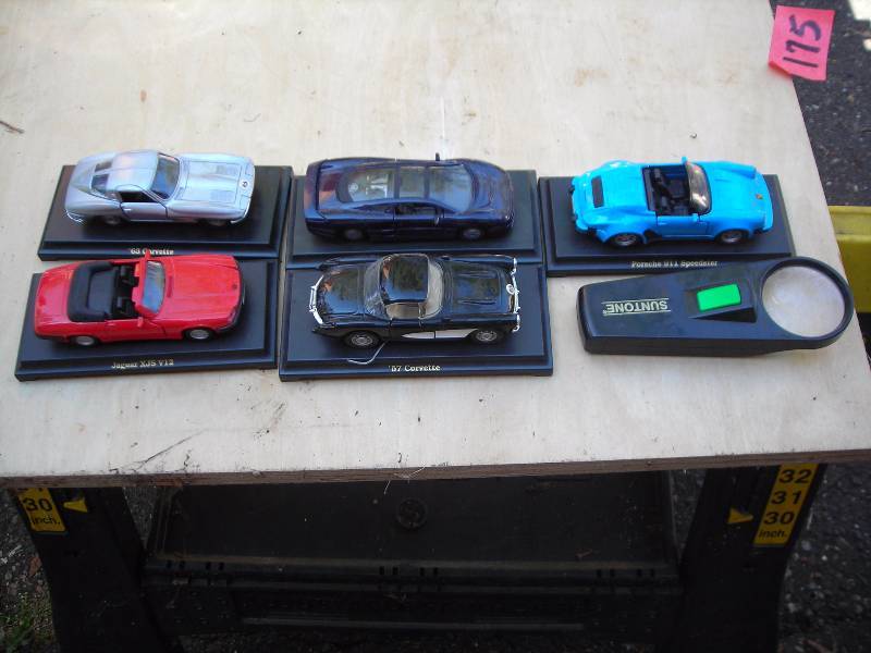 lot 174 image: 5-Collector Cars, Magnifier
