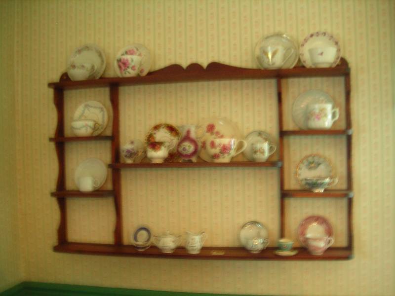 lot 184 image: Vintage Tea Cups & Saucers Includes Display Shelf