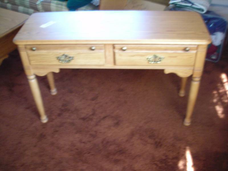 lot 189 image: Sofa Table With 2-Drawers