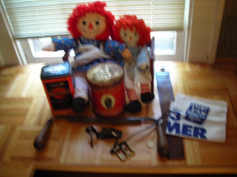 lot 194 image: Lot Of Vintage Collectibles