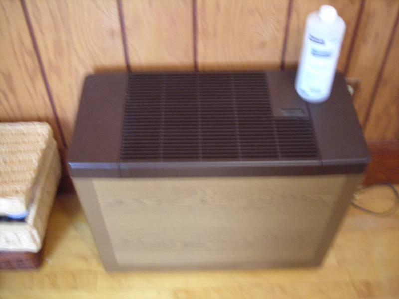 lot 202 image: Humidifier