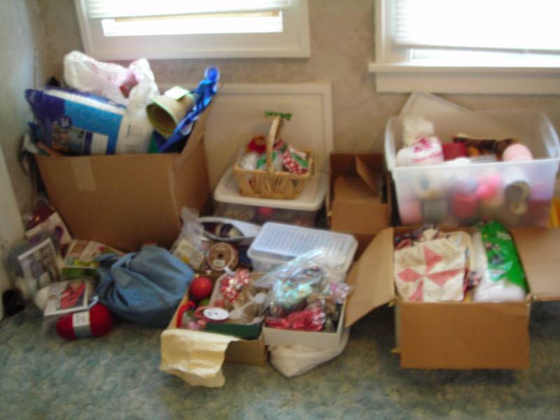 lot 207 image: Lot Of Craft Supplies