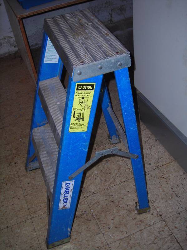 lot 228 image: Keller 2-Step Ladder