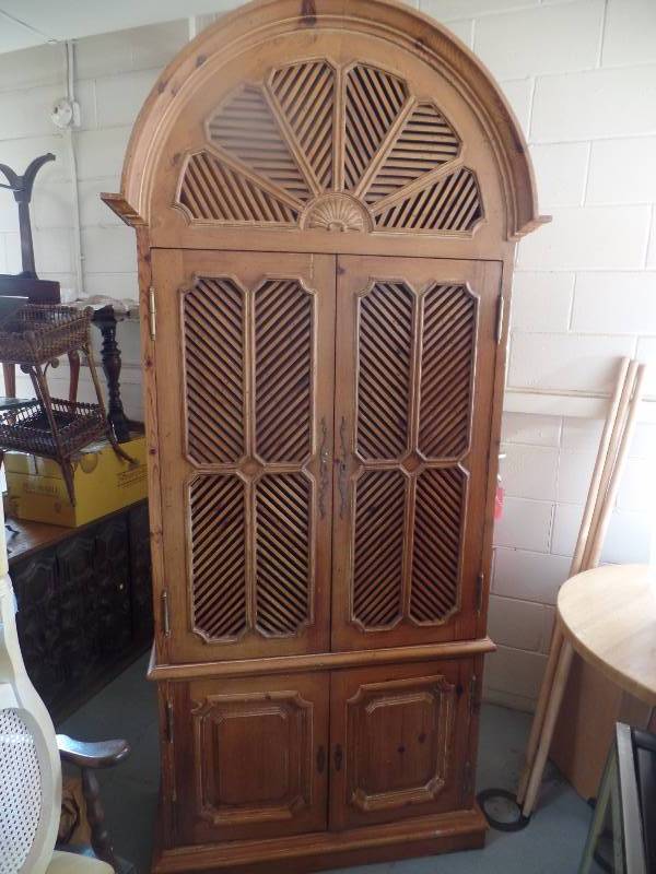 lot 1 image: Spanish Made Cabinet