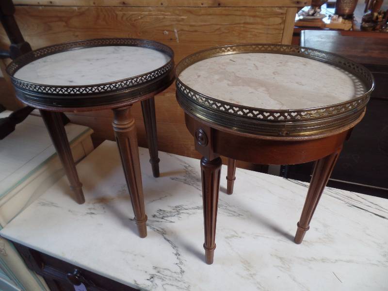 lot 8 image: Accent Tables