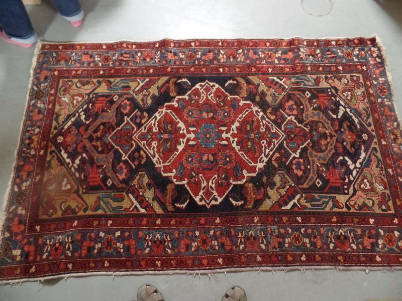 lot 29 image: Vintage Rug
