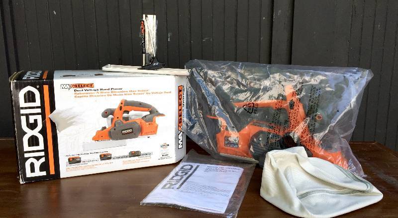 lot 4 image: New in box  RIDGID R888 cordless planer