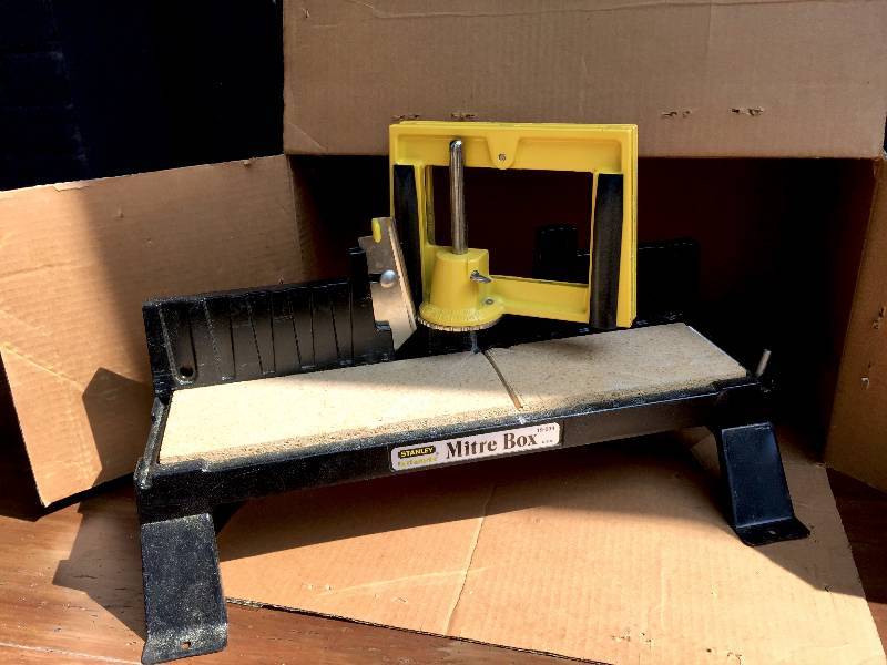lot 19 image: Stanlley Work master miter box