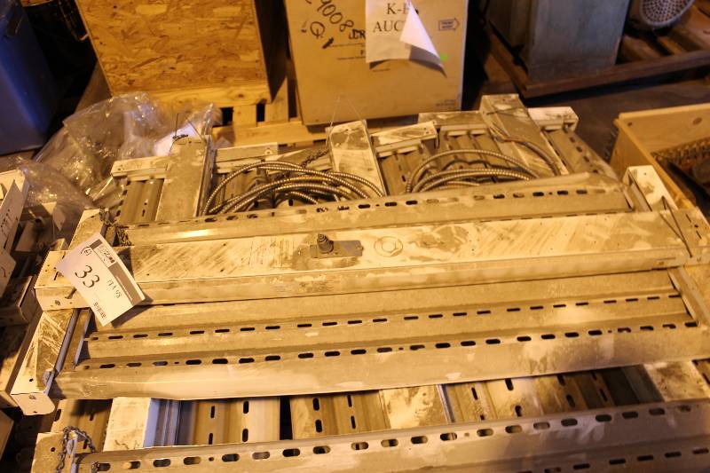 Lot of (6) Fluorescent Light Fixtures w.75 Lamp Ballast 18 x 48.