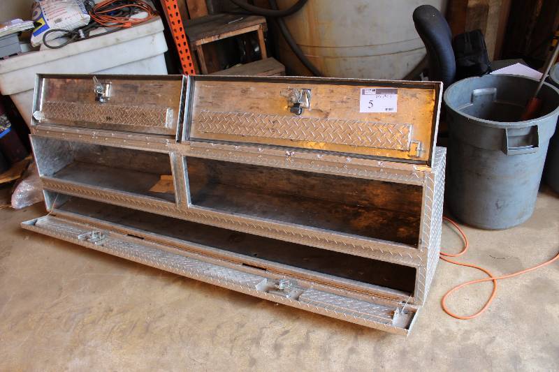Truck Bed Work Box wLatching Doors 3 Compartments Diamond Plated 88 x 14 x 21.