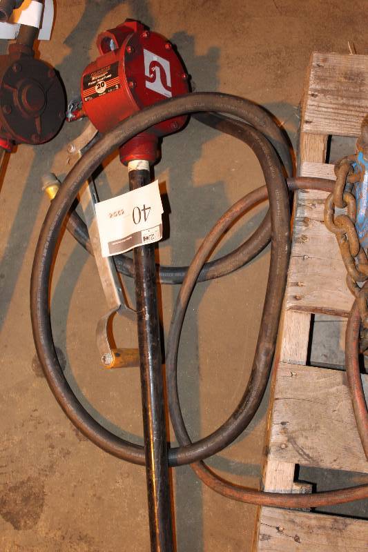 Fill-Rite Heavy Duty Piston Hand Pump 20Gallons Per 100 Strokes Series 5200.