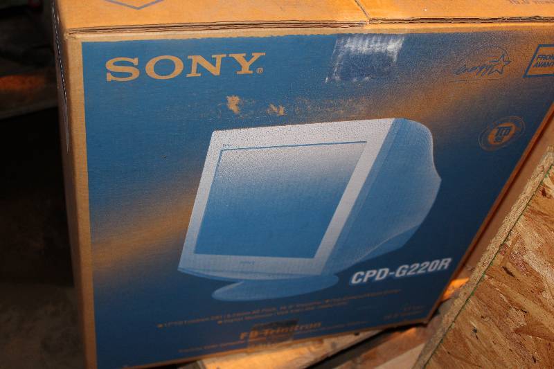 Sony CPD-G220R Computer Monitor.