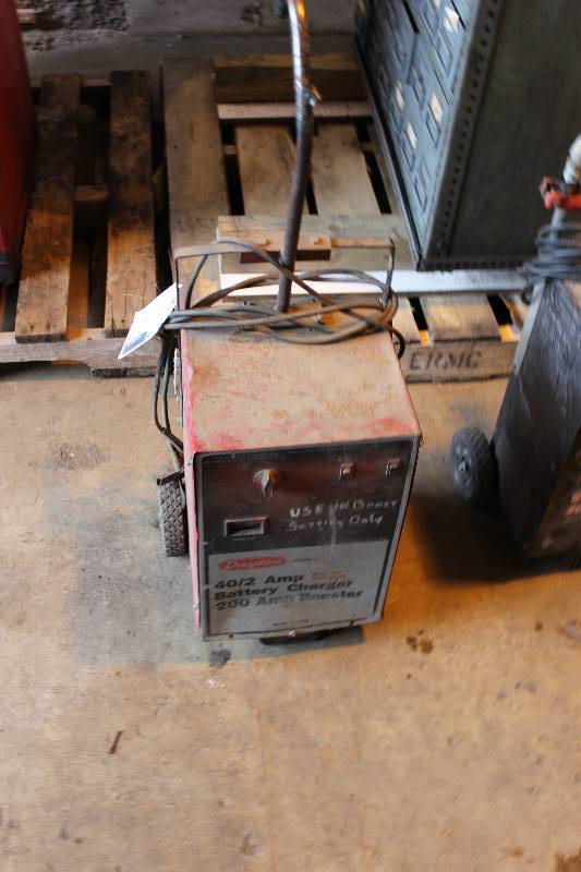 Dayton 402 Amp Battery Charger 200 Amp Booster Use In Boost Setting Only.