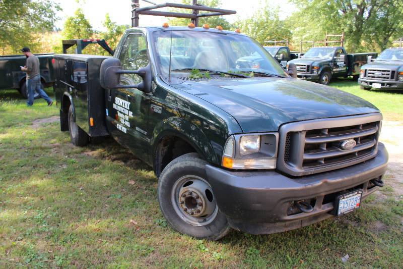 lot 7 image: 2002 Ford F-350, Super Duty Ford Truck