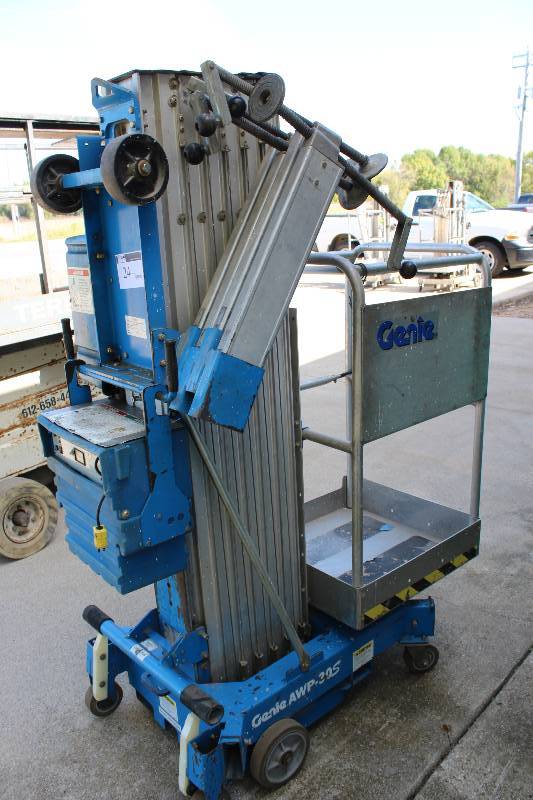 lot 24 image: Genie Personnel Lift 24 Tested & Operational.