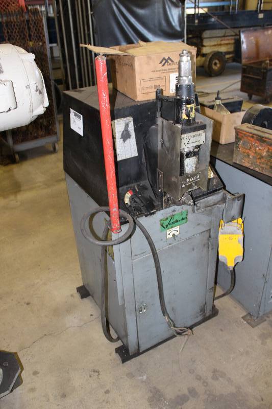 lot 36 image: Victaulic Hydraulic VE-260 Series Roll Groover 24 x 27 x 50.